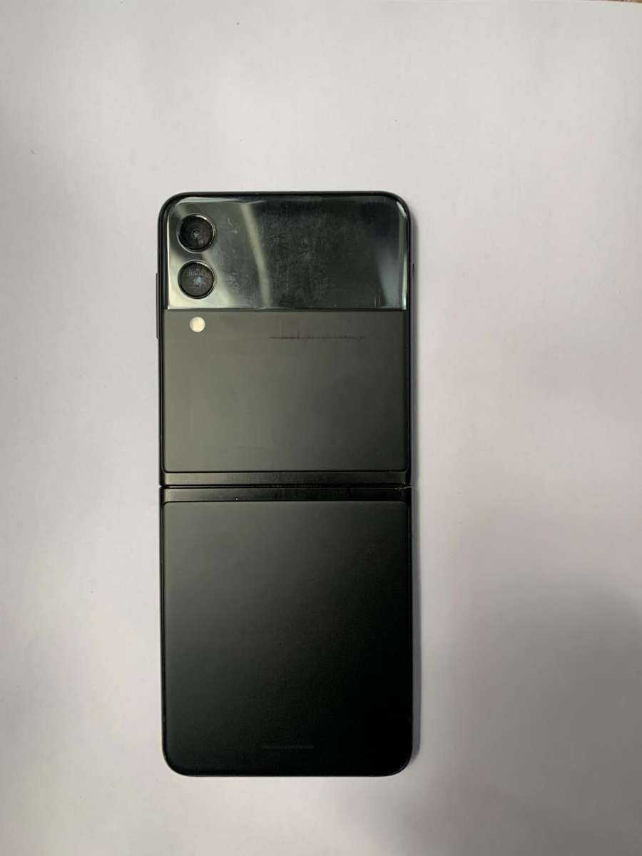 Samsung Galaxy - FLIP 3 - 5G - 128GB - All Networks - Phantom Black - EXCELLENT CONDITION