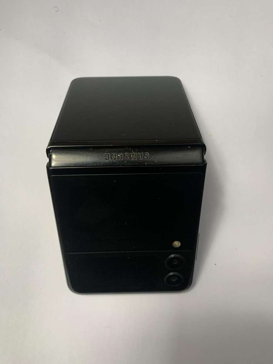 Samsung Galaxy - FLIP 3 - 5G - 128GB - All Networks - Phantom Black - EXCELLENT CONDITION