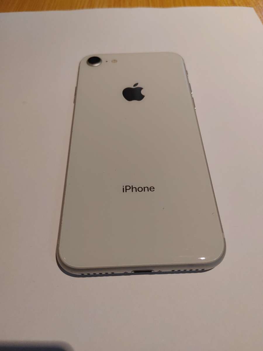 iPhone 8 - Silver - 64GB - Excellent  Condition