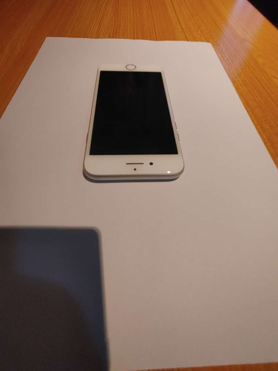 iPhone 8 - Silver - 64GB - Excellent  Condition