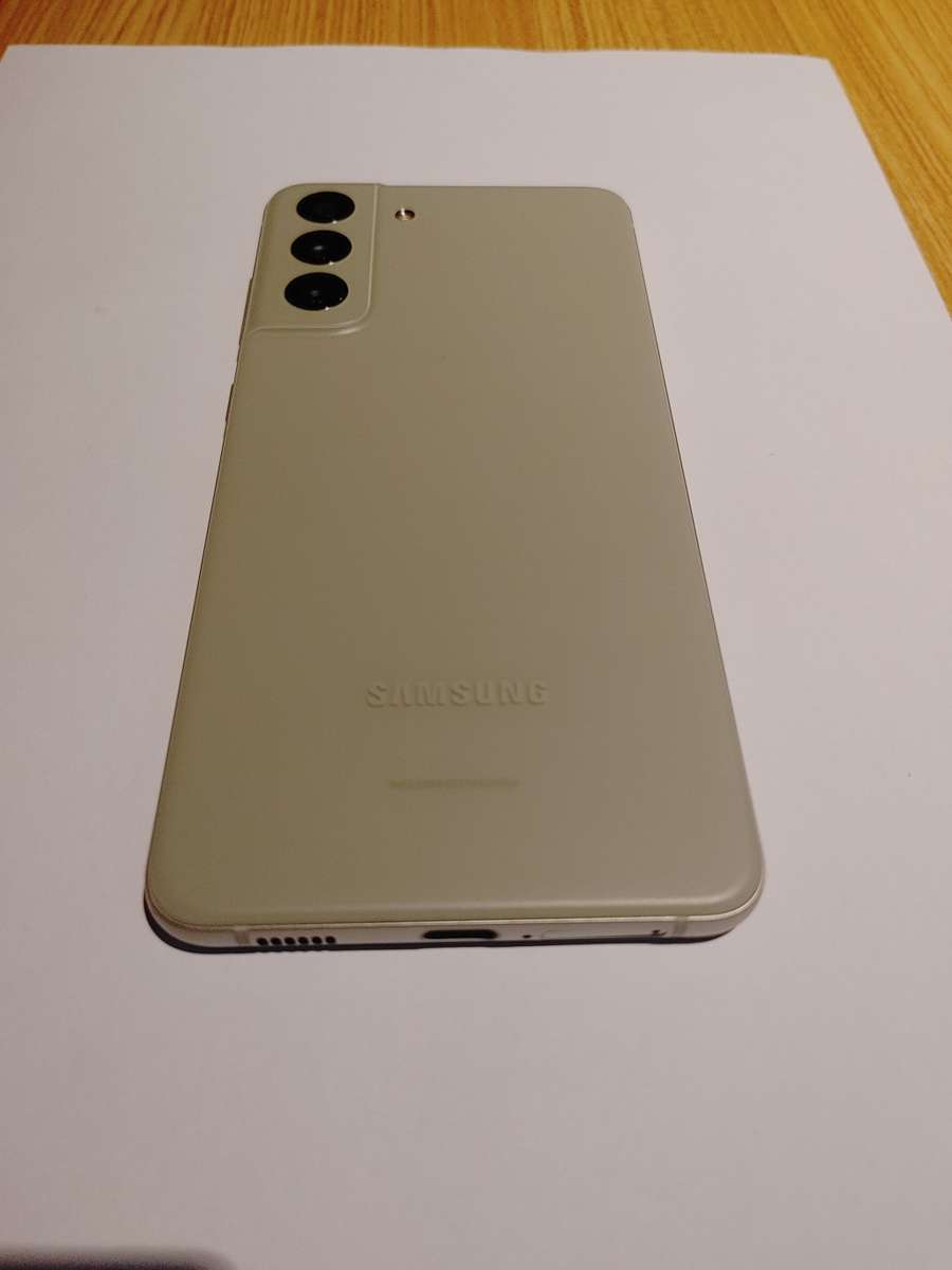 Samsung Galaxy - S21FE - 5G - 128GB - All Networks - Olive - MINT CONDITION