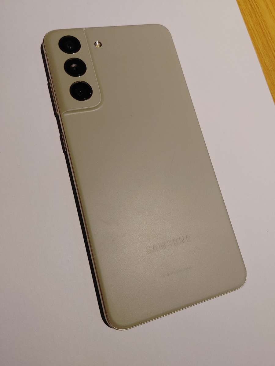 Samsung Galaxy - S21FE - 5G - 128GB - All Networks - Olive - MINT CONDITION