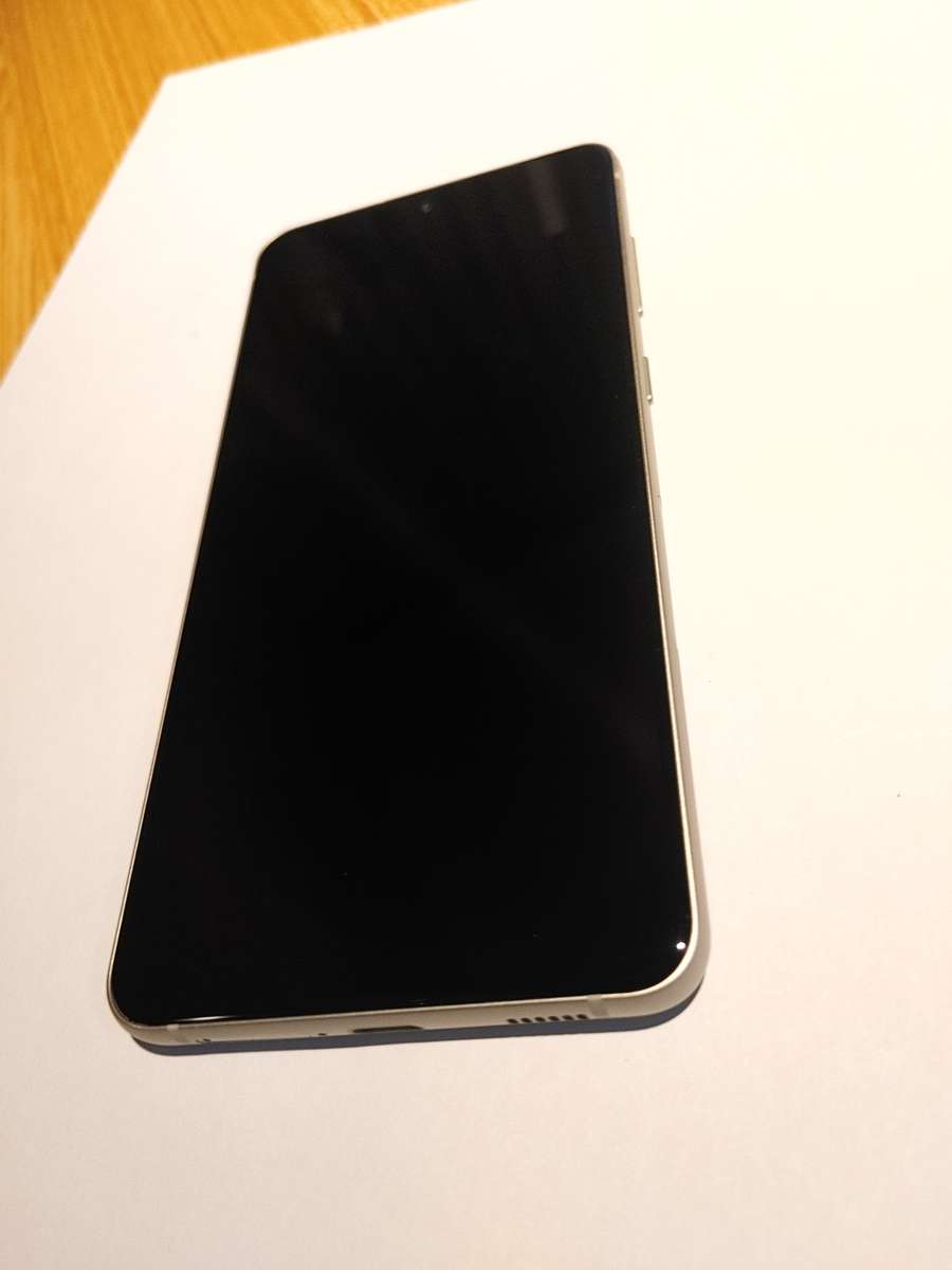 Samsung Galaxy - S21FE - 5G - 128GB - All Networks - Olive - MINT CONDITION