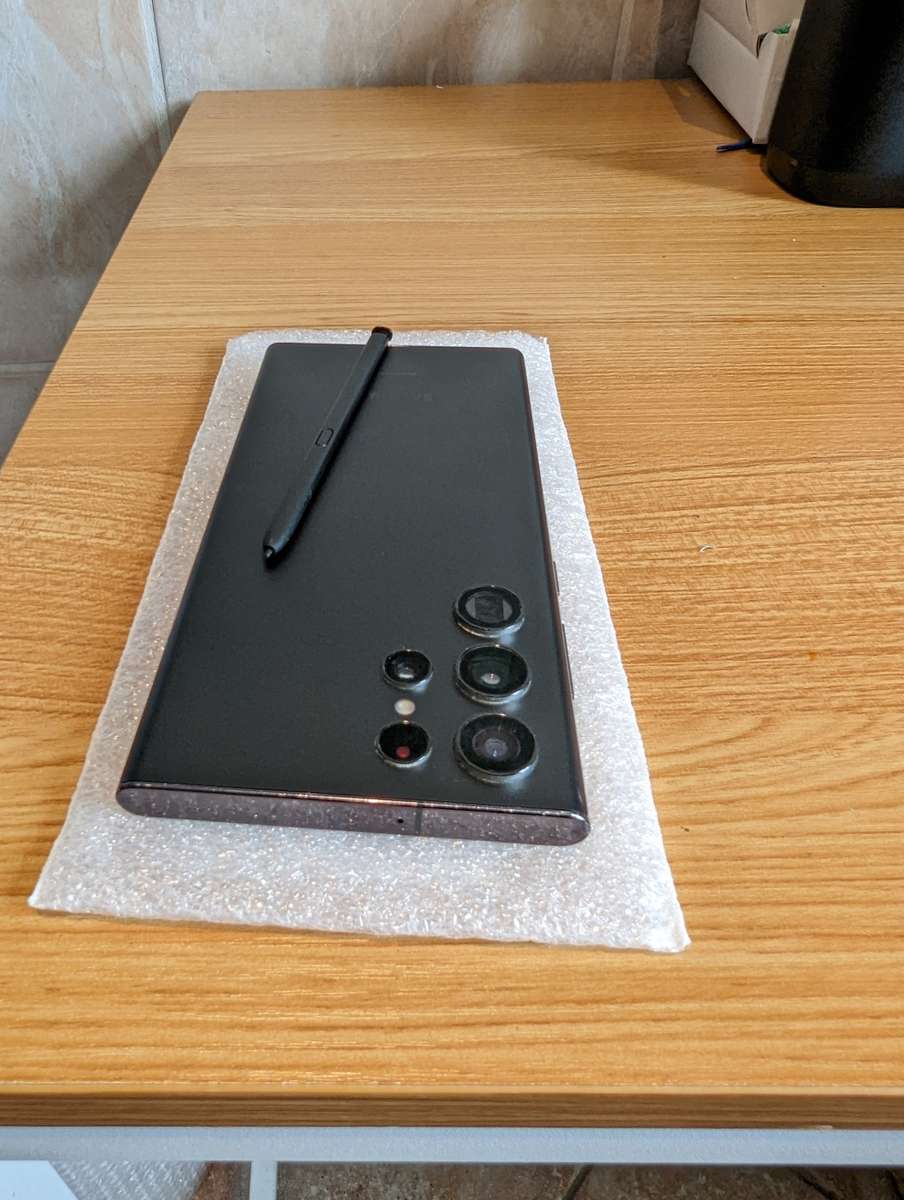 Samsung Galaxy - S22 Ultra - 5G - 256GB - All Networks - Phantom Black - EXCELLENT CONDITION