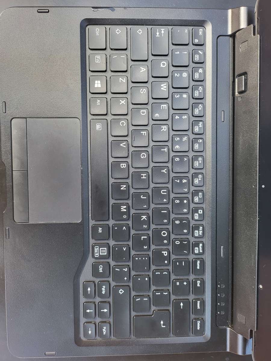 Fujitsu Q7310 - 2 in 1 Laptop - i5 10th Gen - 8GB - 256SSD - Touch Screen & Pen - Excellent