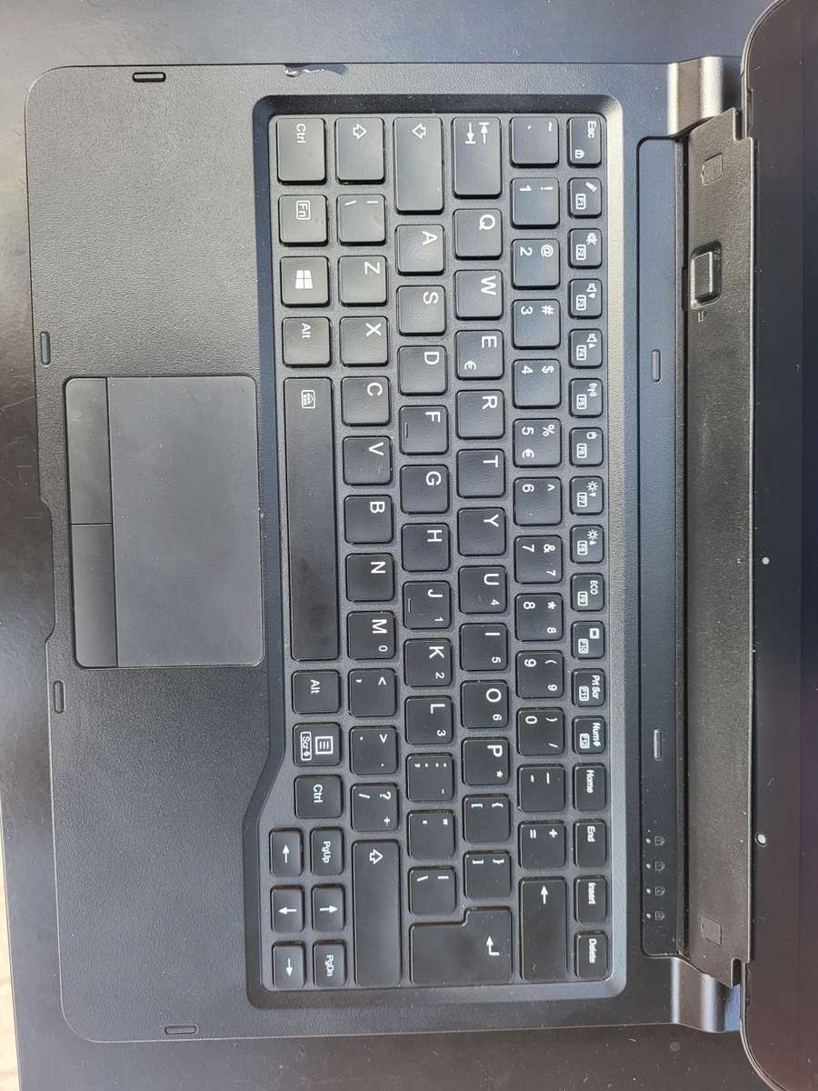 Fujitsu Q7310 - 2 in 1 Laptop - i5 10th Gen - 8GB - 256SSD - Touch Screen & Pen - Excellent