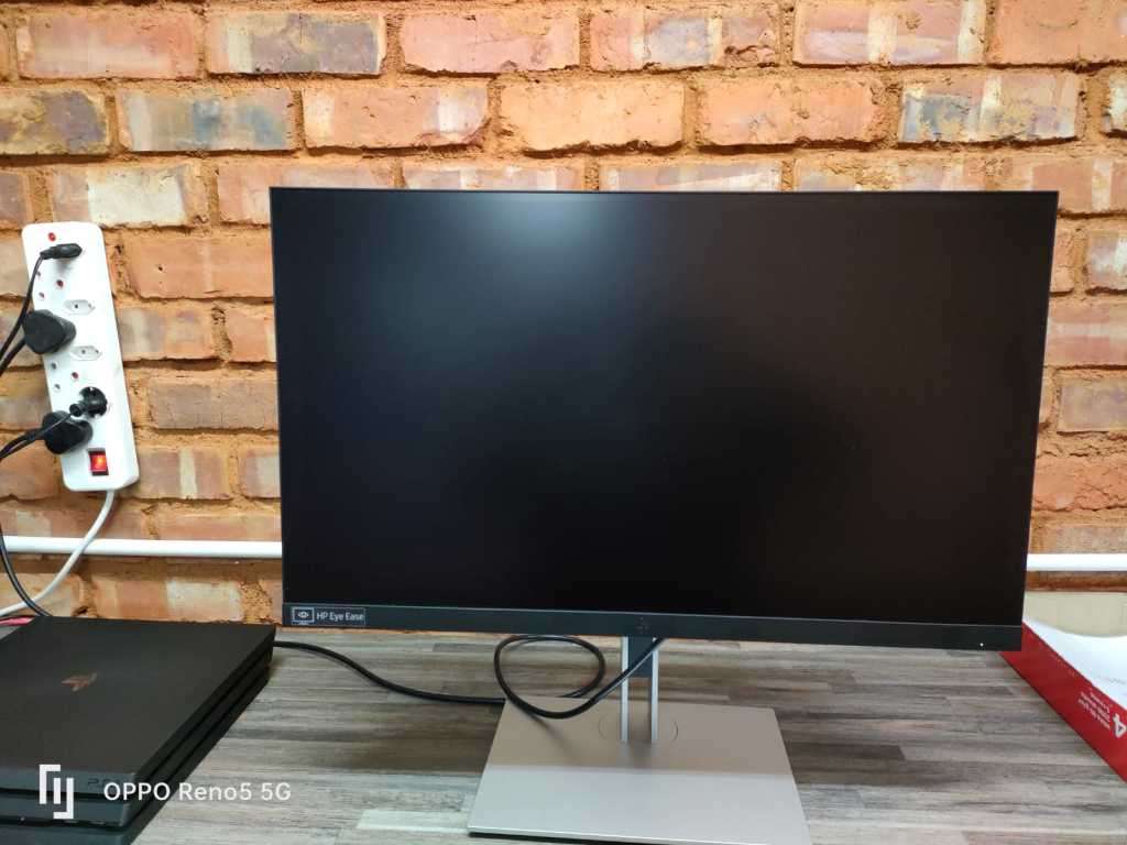 HP E27u - G4 QHD - USB-C Monitor - 27` - Pristine Condition