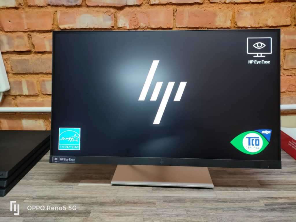 HP E27u - G4 QHD - USB-C Monitor - 27` - Pristine Condition