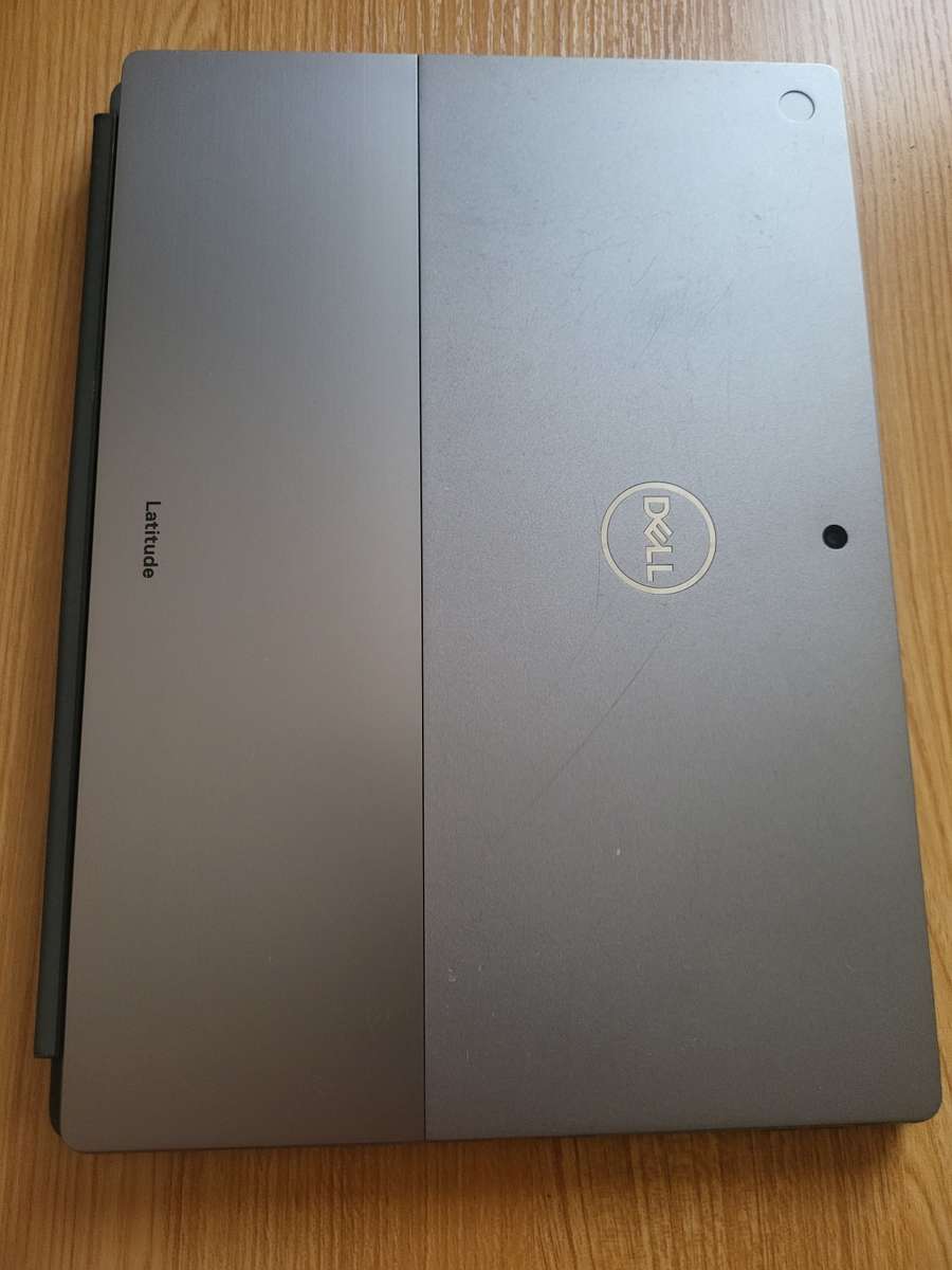 Dell Latitude 7320 - 2 in 1 - Touch Screen - i5 11thGen - 16GB Ram - 256GB SSD - Very Good Condition