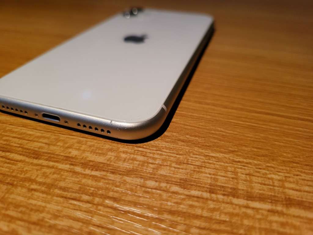 iPhone 11 - White - 128GB - Very Good Condition - Please Read
