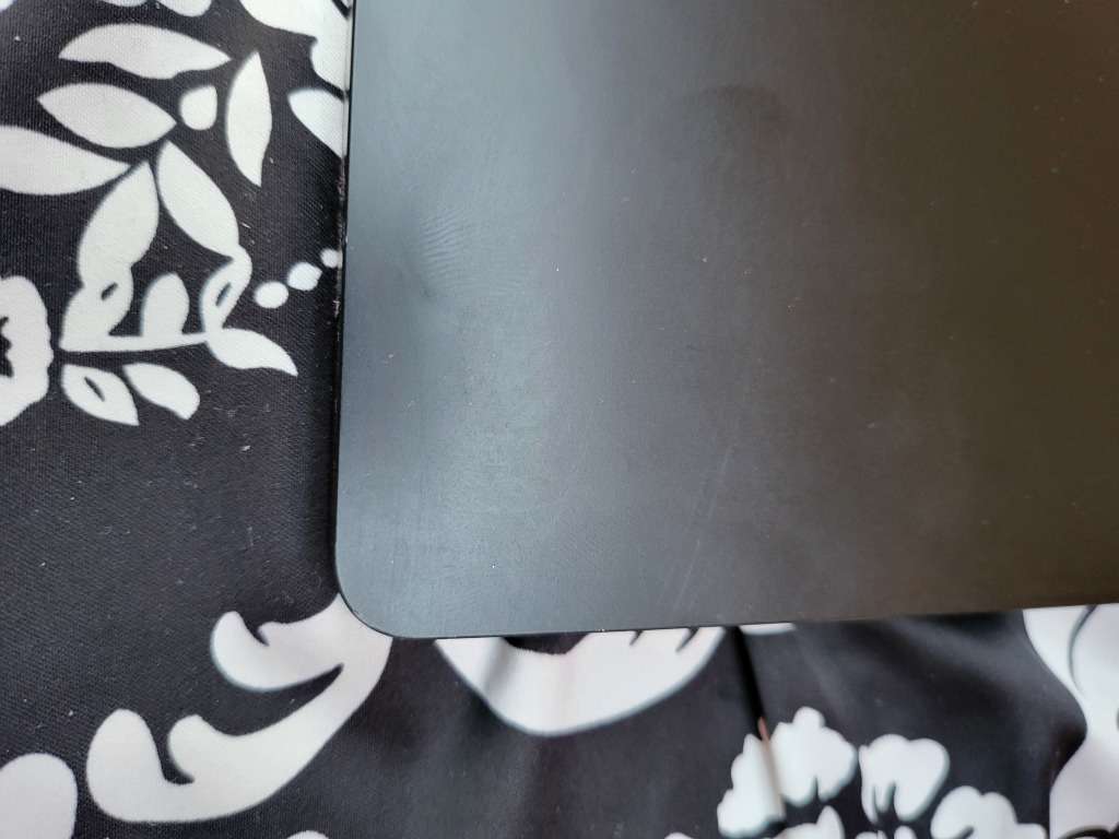 Microsoft Surface Laptop 3 - i5 10th Gen - 8GB - 256 SSD - Touch Screen - Very Good Condition