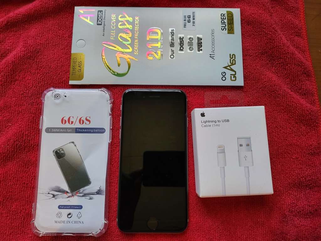 iPhone 6s - Space Grey - 32GB - Excellent Condition - Complete Package
