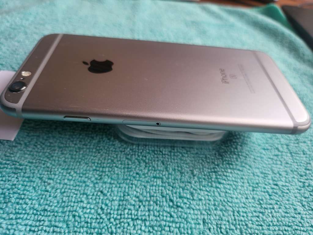 iPhone 6s - Space Grey - 128GB - Excellent Condition - Complete Package