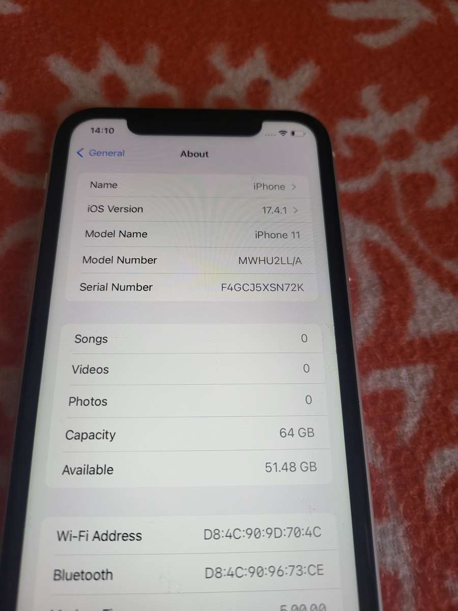 iPhone 11 - White - 64GB - Excellent Condition - With Extras