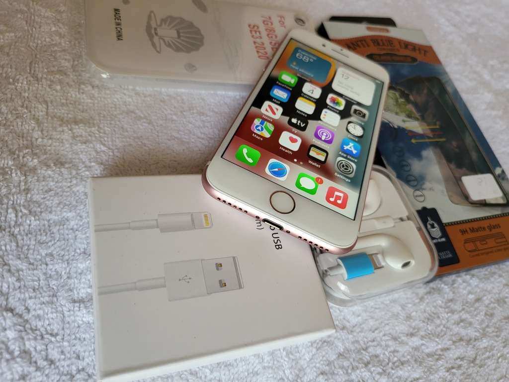 iPhone 7 - Rose Gold - 128GB - Excellent Condition - Complete Package