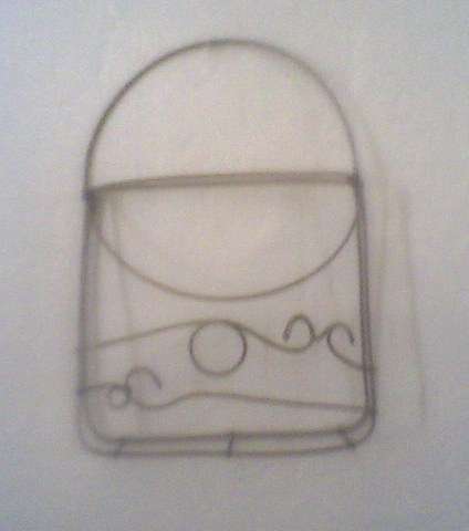 Playful little wire handbag - lovely wall decoration!