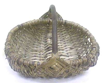 Little wicker basket