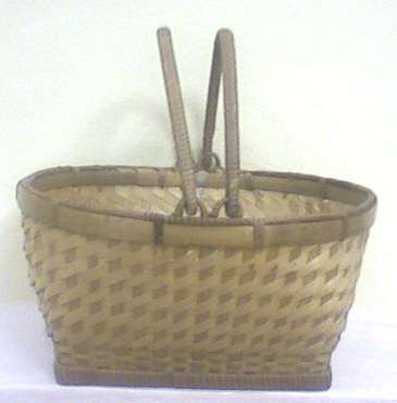 Little wicker basket