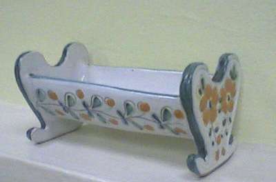 Lovely ceramic ornament for the collector