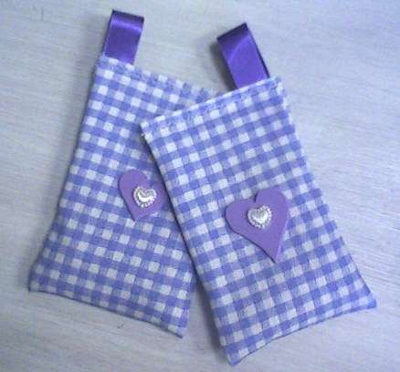 Lovely Lavender scented sachets with handcut heart-design. Sweet little gift!