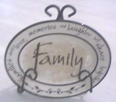 Divine little plate on plate stand - new.