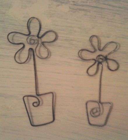 2 Mini silver wire flowers for scrapbooking or cardmaking .