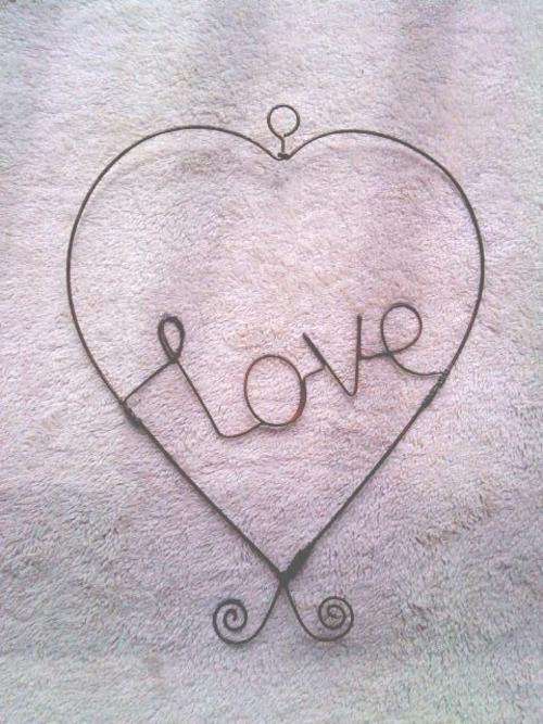 Lovely handcrafted wire heart - absolutely stunning!