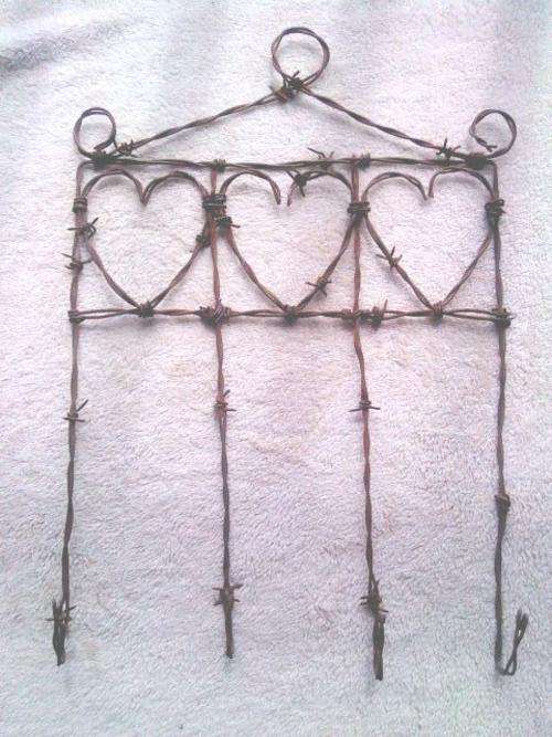 Rustic Wire Designer 3 Heart Hook for Decoration