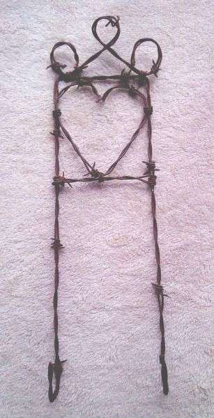 Rustic Wire Designer 1 Heart Hook for Decoration