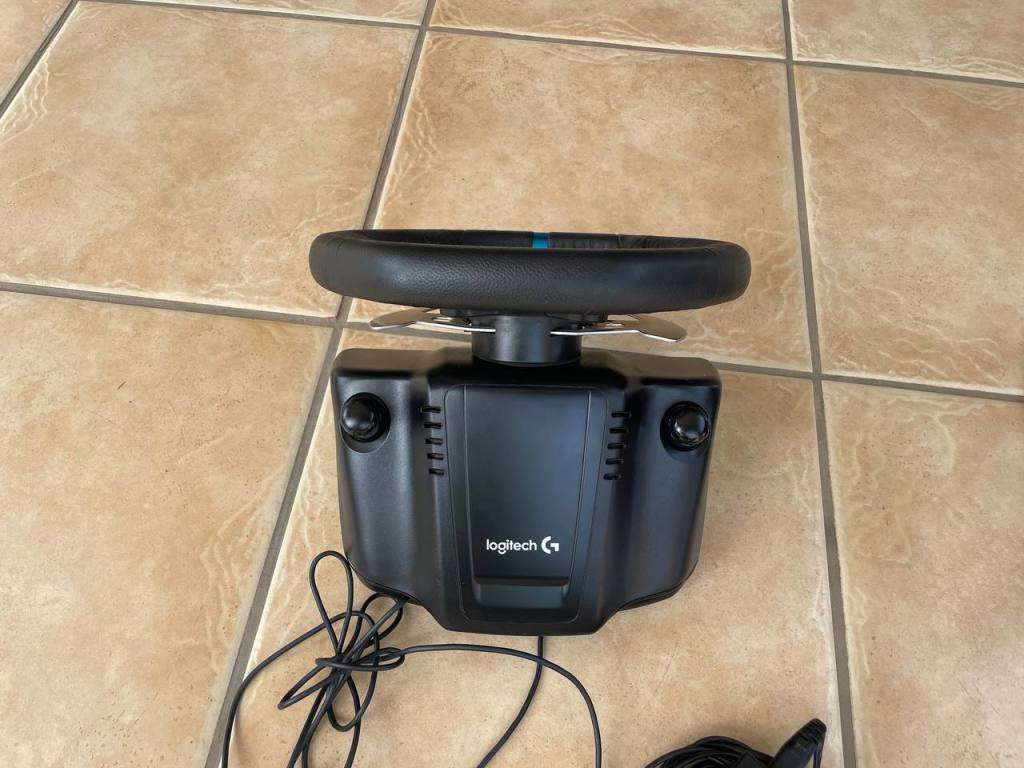 Logitech G29 Driving Force Racing Wheel,Floor Pedals