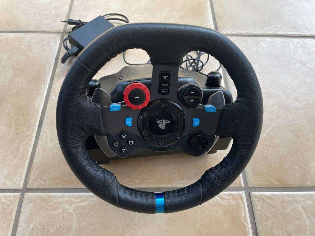 Logitech G29 Driving Force Racing Wheel,Floor Pedals
