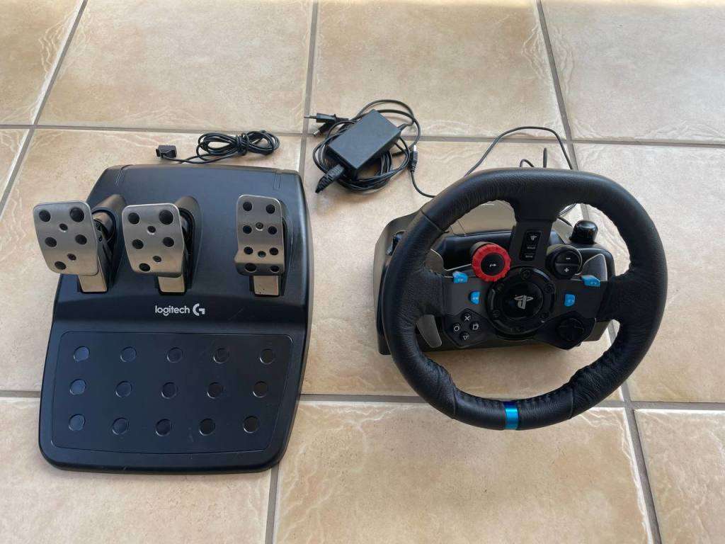 Logitech G29 Driving Force Racing Wheel,Floor Pedals