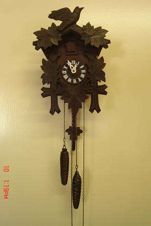 VINTAGE WEST GERMAN CUCKOO CLOCK WORKING