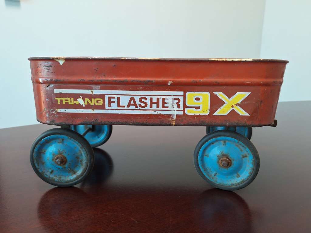 VINTAGE 1950S TRI-ANG RED PULL-ALONG TRAILER