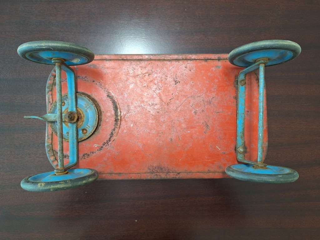 VINTAGE 1950S TRI-ANG RED PULL-ALONG TRAILER