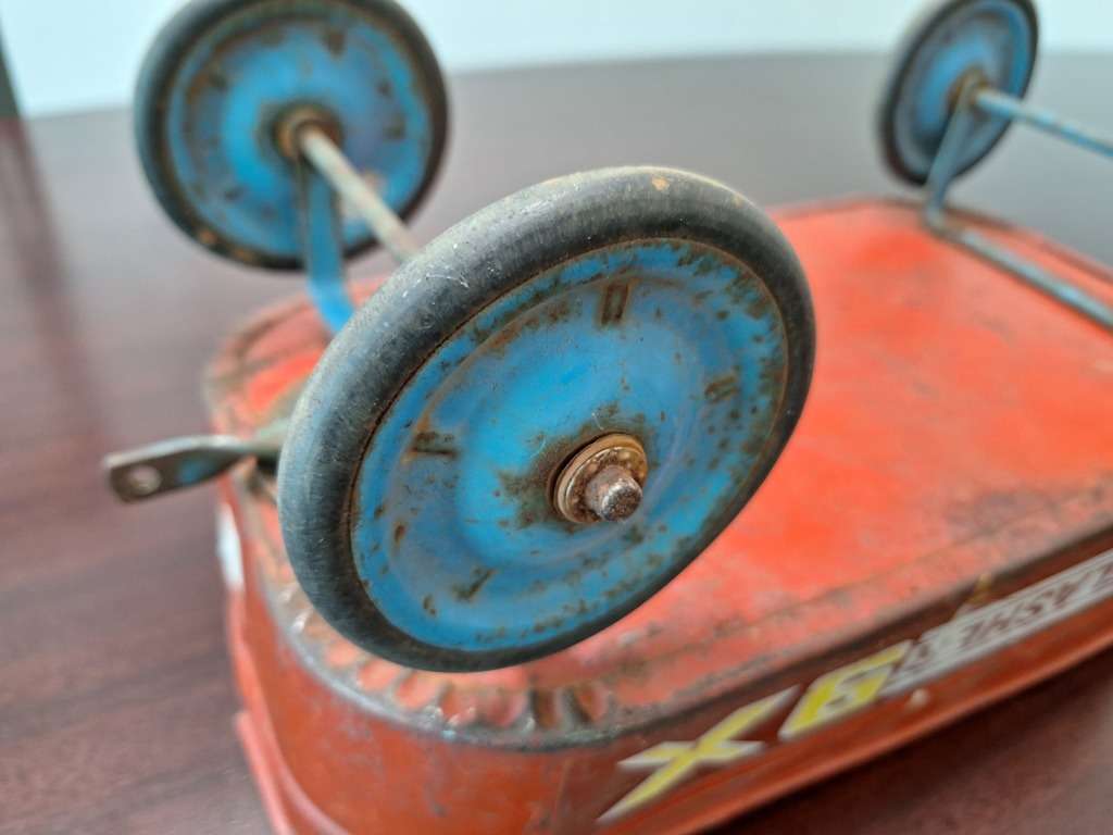 VINTAGE 1950S TRI-ANG RED PULL-ALONG TRAILER