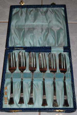 ANGORA SILVER PLATED FISH FORKS - MADE IN ENGLAND