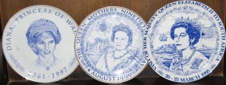 SET OF 3 COLLECTOR PLATES - DIANA ; QUEEN MOTHER & QUEEN ELIZABETH