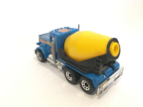 Matchbox - PETERBILT CEMENT TRUCK