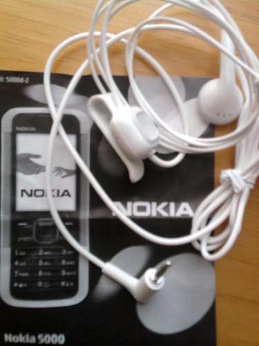 R1 NO RESERVE!!! Nokia 5000 earphones brand new