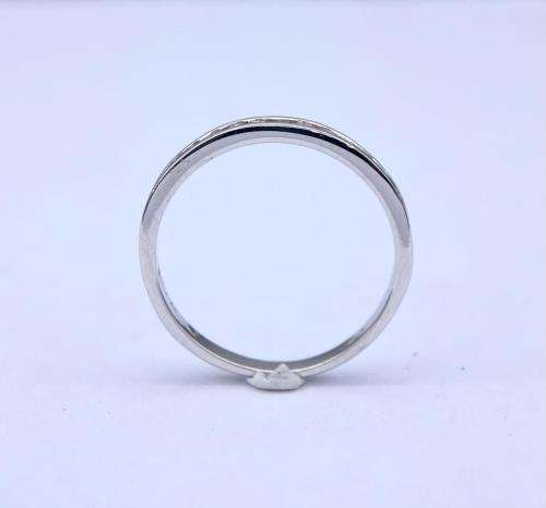 Beautiful Ladies diamond eternity ring