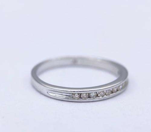 Beautiful Ladies diamond eternity ring