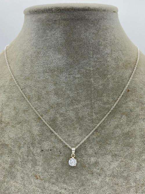 Ladies Silver Cubic pendant with chain