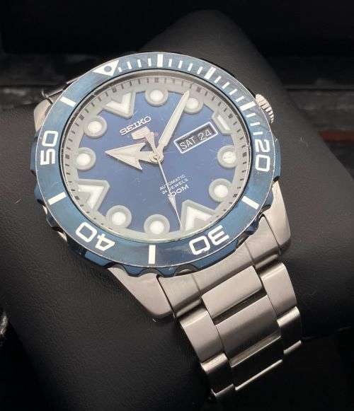 Seiko 5 Sports automatic mens watch