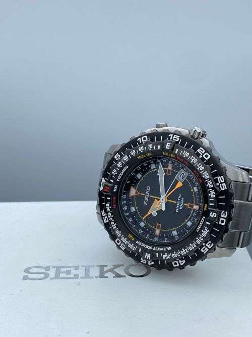 Seiko Kinetic Compass Mens watch
