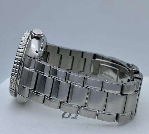 Seiko Prospex `Save The Ocean Great White Shark Edition` Mens watch