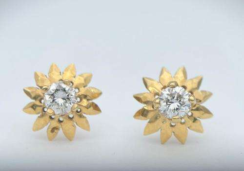 18Ct Yellow Gold Diamond Sunflower Earrings
