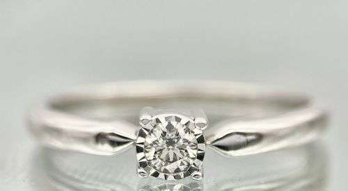 White Gold fluted Diamond Ring