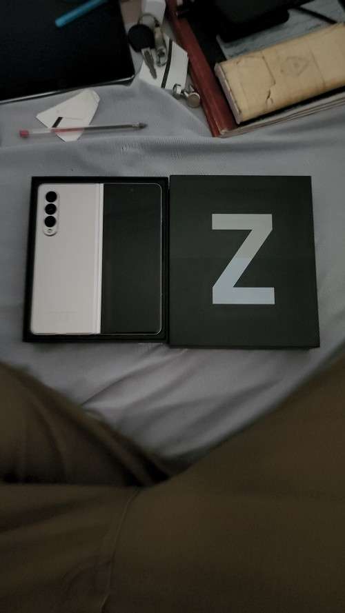 Samsung Galaxy Z fold3 256GB
