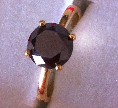 1 ct Round cut BLACK DIAMOND Ring set in yellow gold